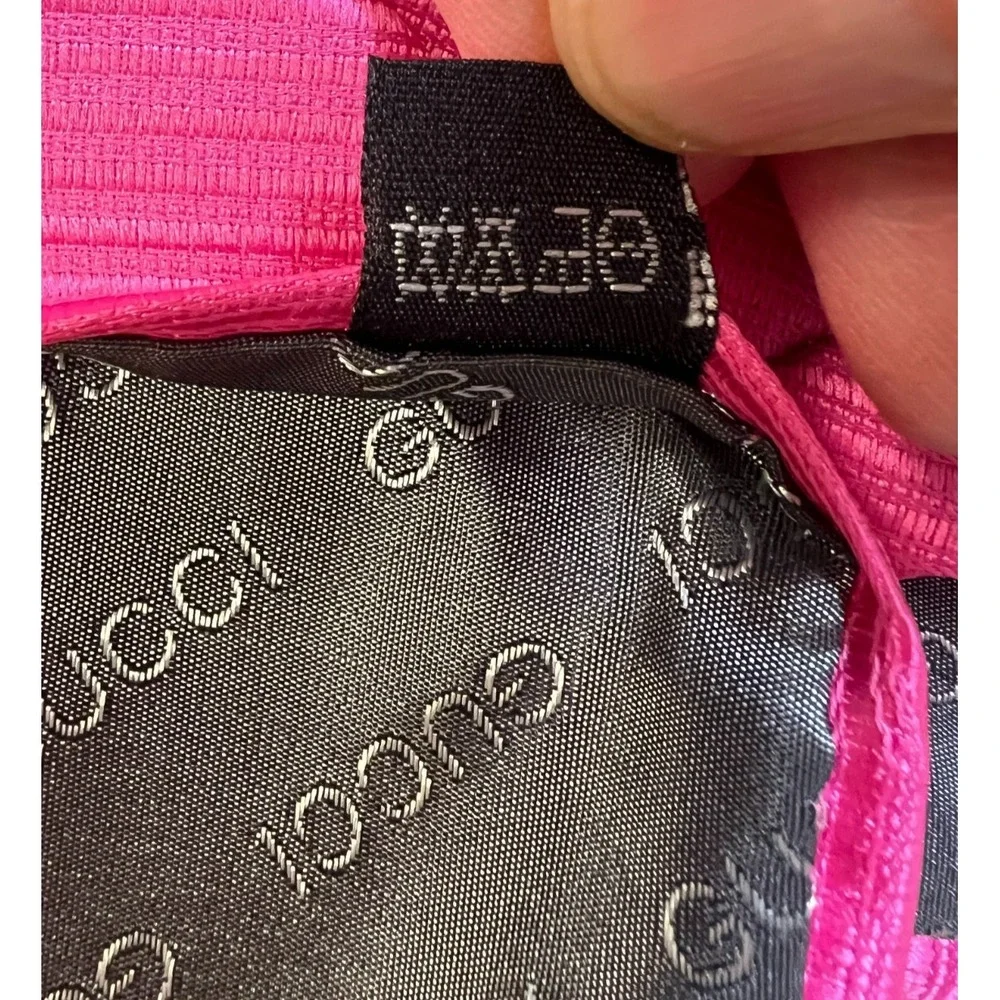 GUCCI‎ Men's Necktie Bright Pink Textured Silk 4' x 59